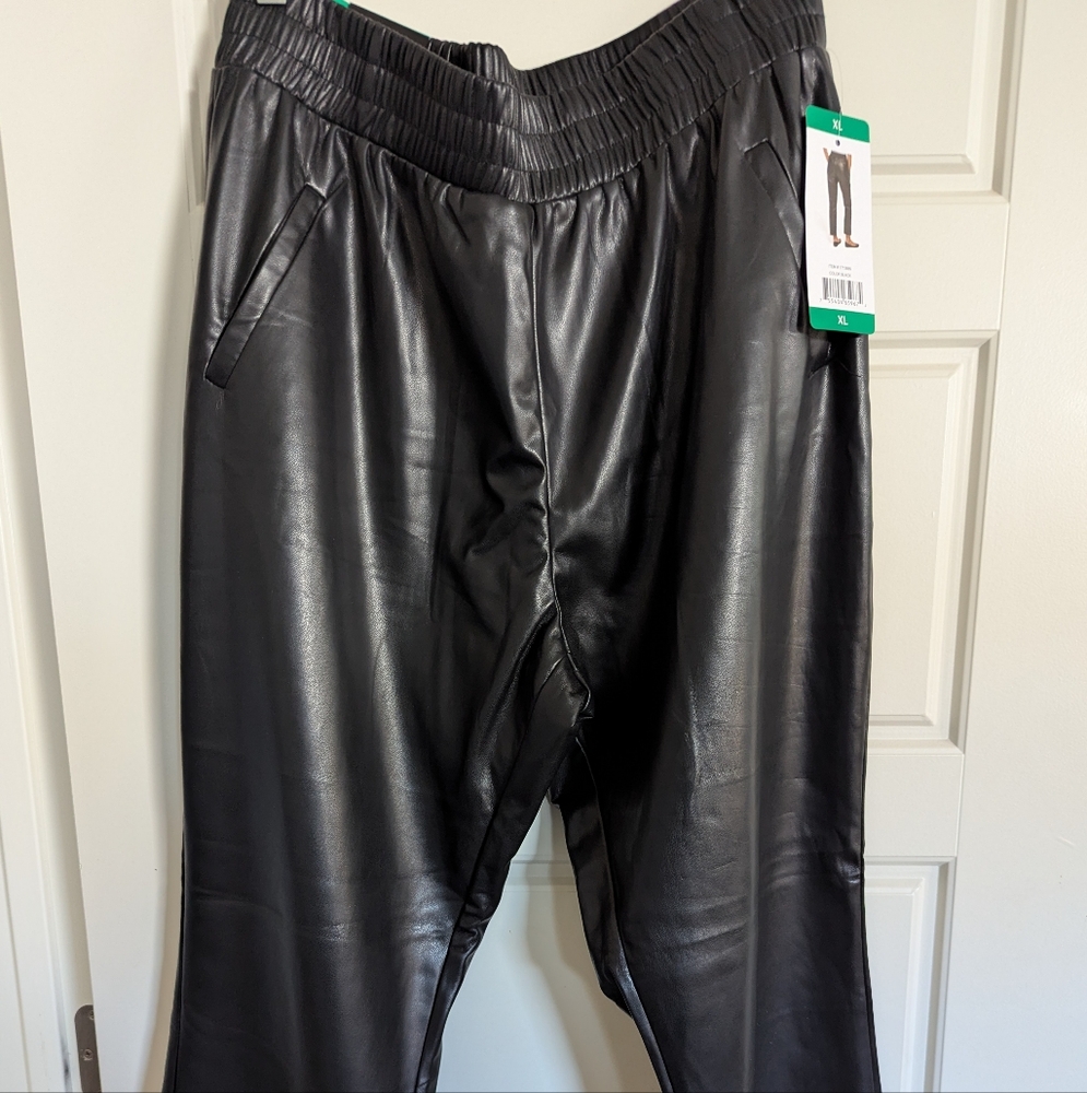 Women's Black Pull On Faux Pants (Polyurethane)